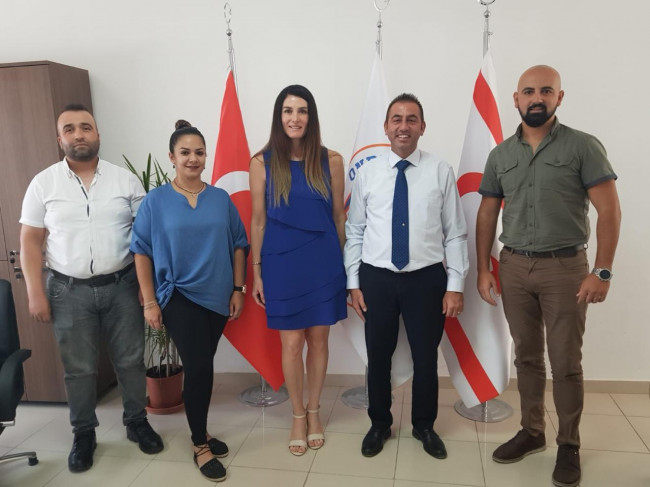 Onbeş Kasım Kıbrıs Üniversitesi (OKKÜ) ile Eşit Hak ve Adalet  Sendikası (HAK-SEN) arasında protokol anlaşması imzalandı.